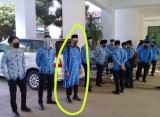 potret-kocak-orang-salah-pakai-baju-ini-lucu-tapi-bikin-malu