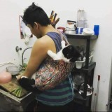 potret-kocak-orang-terlalu-bucin-ke-kucing-ini-bikin-cengar-cengir-lihatnya