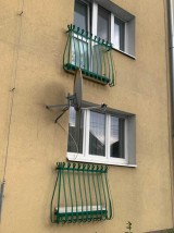 potret-kocak-penempatan-balkon-ini-nyeleneh-dan-gak-jelas