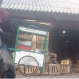 potret-kocak-spanduk-tukang-bakso-ini-bikin-mengocok-perut-kamu-seharian