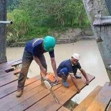 potret-kocak-tukang-bangunan-yang-kerjanya-asal-ini-bikin-gregetan