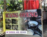 potret-kocak-tulisan-jualan-yang-diganti-jadi-cadel-ini-bikin-ngakak