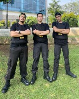 potret-kompak-trio-rica-rica-pakai-outfit-berbagai-profesi-ini-bikin-cengar-cengir