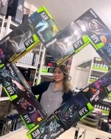 potret-lucu-orang-pamer-kelewatan-ini-aksinya-bikin-geleng-kepala