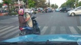 potret-ngeselin-ketika-motor-asal-berhenti-di-jalan-ini-bikin-garuk-garuk-kepala