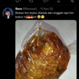 potret-nyeleneh-sekte-baru-makan-bubur-ayam-langsung-dari-plastik-ini-bikin-geleng-kepala