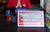 potret-spanduk-informasi-kocak-yang-menggunakan-bahasa-inggris-ini-bikin-geleng-geleng-kepala