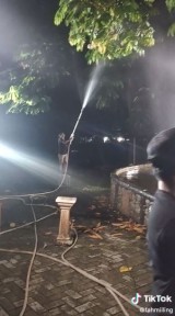 potret-syuting-adegan-menyuarakan-suara-hati-ini-bikin-kita-senyum-tipis