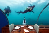 restoran-unik-di-dunia-bisa-makan-di-bawah-laut