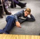 selfie-ngawur-4-orang-ini-mending-jauh-dari-hp