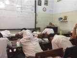 tingkah-kocak-guru-saat-di-dalam-kelas-ini-gereget-banget
