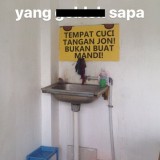 tulisan-absurd-aturan-di-tempat-cuci-tangan-ini-bikin-cengar-cengir