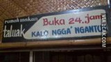 tulisan-buka-24-jam-yang-nyeleneh-pada-tempat-usaha-bikin-tepuk-jidat