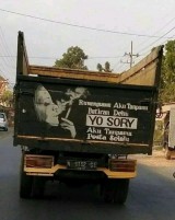 tulisan-kocak-di-bak-truk-ini-bikin-fajar-sad-boy-ketar-ketir