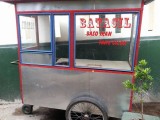 tulisan-kocak-digerobak-batagor-ini-bikin-kamu-geleng-geleng-kepala